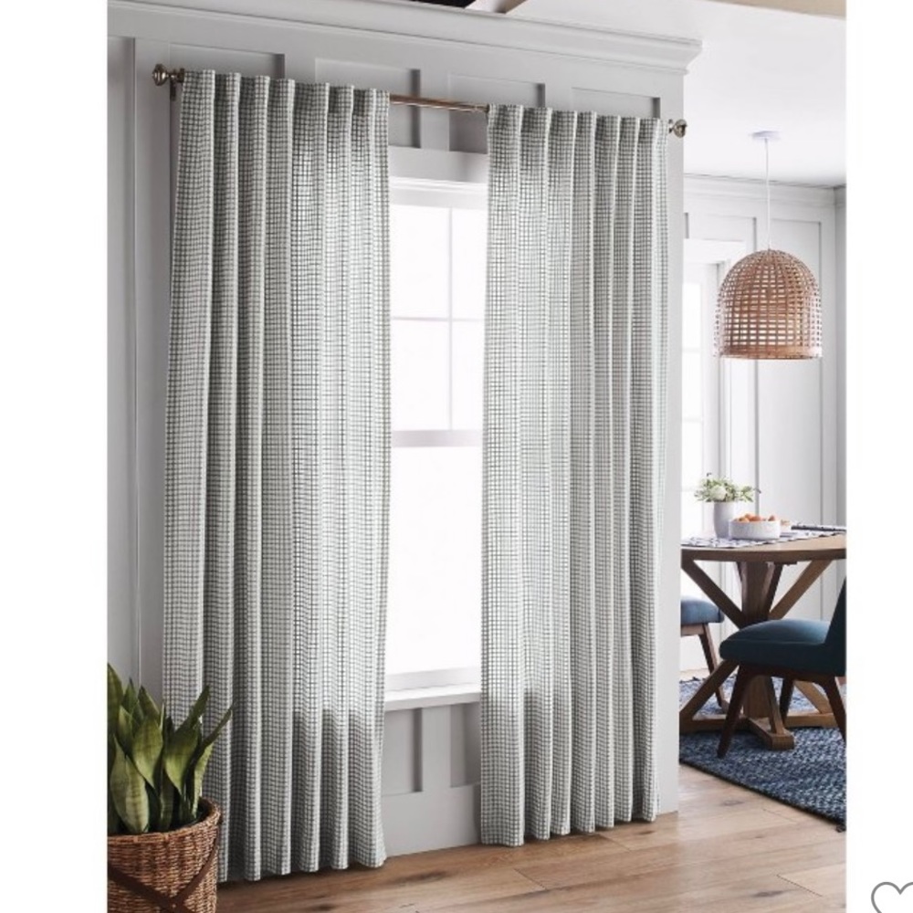 Threshold curtain (2 panels)